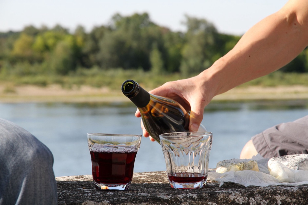 Einzug von Rotwein aus der Region Burgund