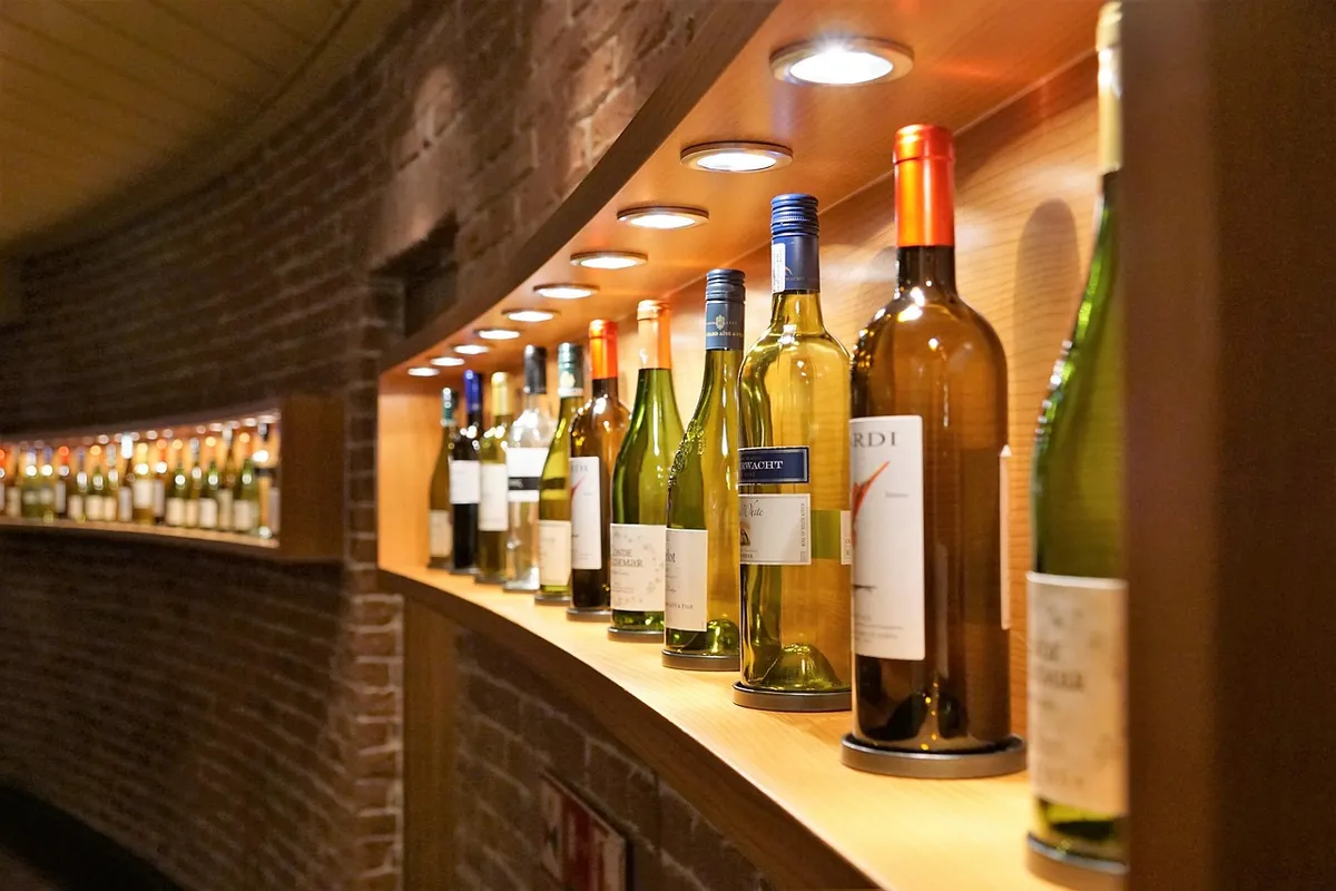 wine, shelf, vinotheque, cork, bottle, alcohol, drink, exhibition, enjoyment, bottleneck, wine cellar, wine bottle, wine rack, grapes, warehouse, selection, liq